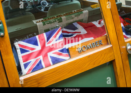 Solihull, Royaume-Uni . 14e Août, 2013. Classic Car Show à Mell Square dans Solihiull UK divers classic cars sur show Crédit : Steven re/Alamy Live News Banque D'Images