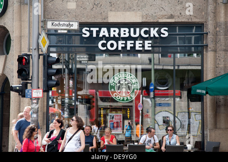 Café Starbucks à Checkpoint Charlie, Berlin, Allemagne Banque D'Images