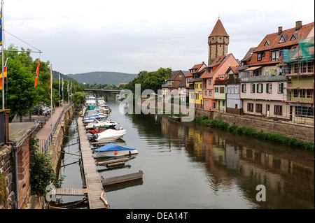 Port de rivière Tauber et Spitzer Turm de Wertheim, Bade-Wurtemberg, Allemagne Banque D'Images