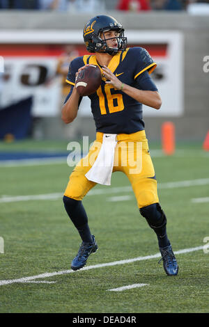 Berkeley, CA, USA. 14e Août, 2013. 14 Septembre 2013 : Jared Goff du cal Bears pendant une perte 52-34 à l'Ohio St. à Buckeyes California Memorial Stadium à Berkeley, Californie. © csm/Alamy Live News Banque D'Images