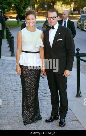 Stockholm, Suède. 14e Août, 2013. Crownprincess la Suède Victoria et le Prince Daniel arrivent pour le dîner du Gouvernement suédois Nordiska Museet tenue au à Stockholm, Suède, 14 septembre 2013, pour célébrer le Roi Carl Gustaf a 40 ans sur le trône. Photo : Patrick van Katwijk //dpa/Alamy Live News Banque D'Images