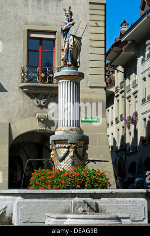 Moïse avec les Dix Commandements, Moïse fontaine dans le centre historique de la ville de Berne, Suisse, Europe Banque D'Images