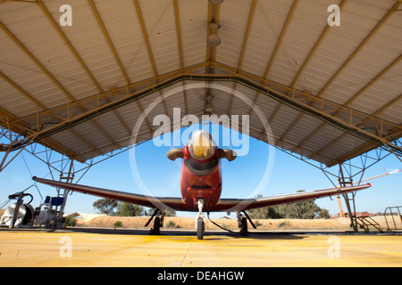 De l'air israélienne Flight Academy Beechcraft T-6A Texan II (Efrony) sur le terrain Banque D'Images