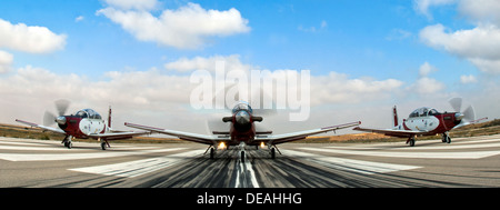 De l'air israélienne Flight Academy Beechcraft T-6A Texan II (Efrony) sur le terrain Banque D'Images