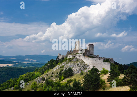 Château de Cachtice, Nove Mesto nad Vahom, district de Trencin, Slovaquie, région Europe Banque D'Images