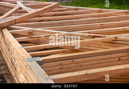 Pré-fab et coupé du bois pile pour une configuration simple Banque D'Images