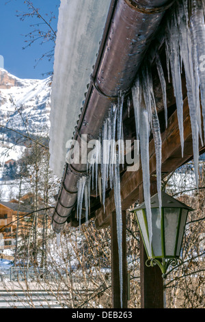 Glaçons pendant de gouttières Banque D'Images