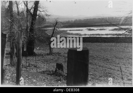 Bassins d'eau de drainage sur la circonscription no 11 à la suite de l'écoulement de surface de foothills du côté est de la vallée. 298515 Banque D'Images