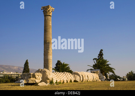 La colonne s'est effondré sur le Temple de Zeus Banque D'Images