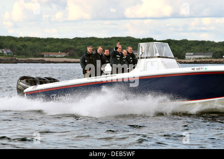 Le président américain George W. Bush est rejoint par le président russe Vladimir Poutine et l'ancien président George H. W. Bush comme ils montent dans la fidélité III lors de sa visite le 1 juillet 2007 à Kennebunkport, moi. Banque D'Images