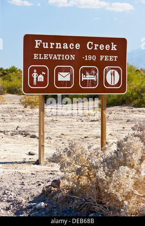 Furnace Creek signe, Death Valley, Californie, USA. JMH6074 Banque D'Images