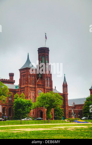 Smithsonian Institution Building (le château) à Washington, DC le matin Banque D'Images