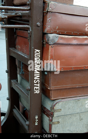 Severn Valley Railway, vieille valises sur station de Kidderminster Banque D'Images