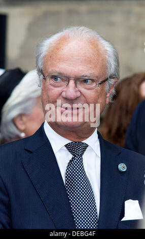 Stockholm, Suède. 15e Août, 2013. Le Roi Carl Gustaf de Suède à la célébration en lien avec le 40ème jubilé du roi à la cour intérieure du palais royal de Stockholm. Le roi Carl Gustav de Suède 40ème jubilé, Stockholm 15 septembre 2013. Photo : Albert Nieboer-PRE - - © AFP PHOTO alliance/Alamy Live News Banque D'Images