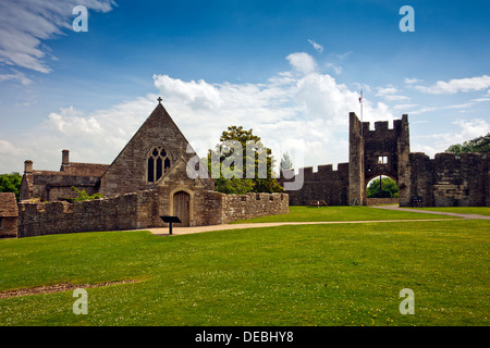 L'est entrée et chapelle à Farleigh Hungerford Castle, nr Bath, Somerset, England, UK Banque D'Images