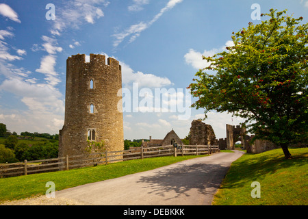 Les vestiges de la tour sud-ouest à Farleigh Hungerford Castle, nr Bath, Somerset, England, UK Banque D'Images