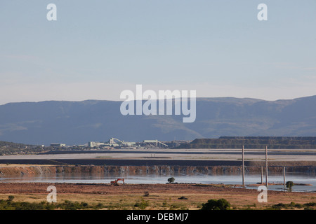 Barrage de stériles à Potgietersrus mine de platine, Limpopo, Afrique du Sud, Banque D'Images