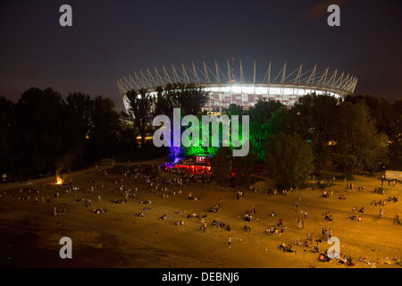 Varsovie, Pologne, en regardant vers le Stade National, le stade Narodowy Banque D'Images