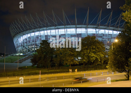 Varsovie, Pologne, en regardant vers le Stade National, le stade Narodowy Banque D'Images