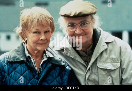 IRIS 2001 Touchstone Pictures film avec Judi Dench et Jim Broadbent Banque D'Images