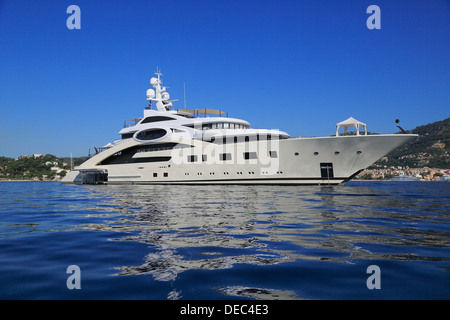 Yacht à moteur Aquanaut Ace, Beaulieu-sur-Mer, Département des Alpes-Maritimes, région Provence-Alpes-Côte d'Azur, France Banque D'Images