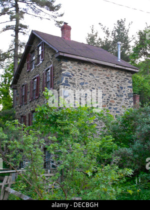 Quartier historique de Dickeyville sur la PNSR depuis le 12 juillet 1972 sur les routes de l'Weathedsville Pickwick et Gwynn's Falls de Baltimore, Maryland. Banque D'Images