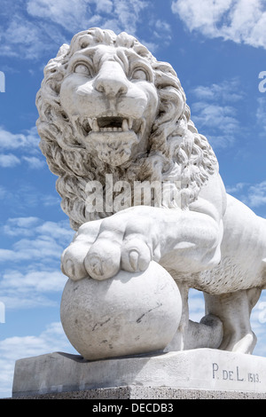 La statue de Lion à l'entrée du pont des Lions - St Augustine, Floride, USA Banque D'Images