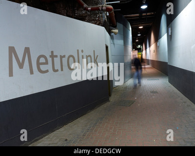 Sentier de Metrolink station de tramway au Piccadilly Manchester UK Banque D'Images