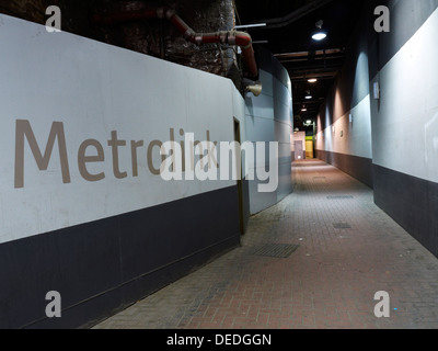 Sentier de Metrolink station de tramway au Piccadilly Manchester UK Banque D'Images