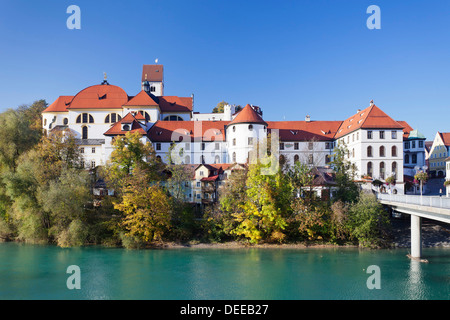 Abbaye de Saint Mang (Fussen Abbaye) et Château Hohes Schloss, Fussen, Ostallgau, Allgau, Bavaria, Germany, Europe Banque D'Images