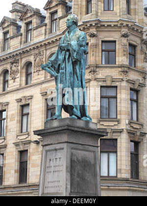 Statue de William Pitt le Jeune (le plus jeune premier ministre de la Grande-Bretagne), George Street, New Town, Édimbourg, Écosse, Royaume-Uni Banque D'Images