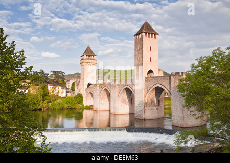 Pont Valentre dans la ville de Cahors, Lot, France, Europe Banque D'Images