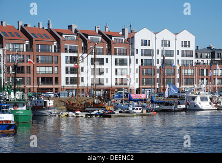 Marina dans la ville polonaise de Gdansk. Banque D'Images