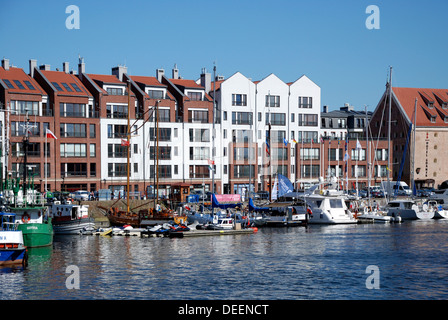 Marina dans la ville polonaise de Gdansk. Banque D'Images