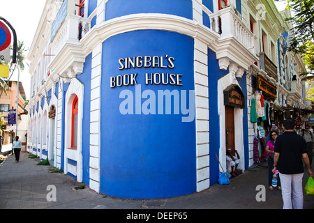 Façade d'un immeuble, Singbal's Book House, Panaji, Goa, Inde Banque D'Images