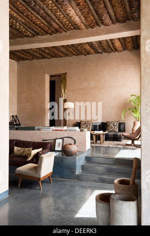 Duplex dans un coin salon marocain néo-construction avec un design intérieur Romain Michel-Meniere Banque D'Images