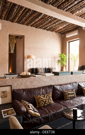 Duplex dans un coin salon marocain néo-construction avec un design intérieur Romain Michel-Meniere Banque D'Images