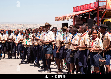 L'Afrique, l'Angola, Luanda. Scouts en uniforme se sont réunis à Lobito. Banque D'Images