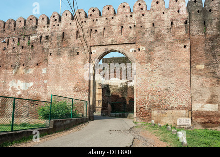 Porte Sud de la forteresse de Bhadra mur entourant l'enceinte royale, Champaner, état de l'Inde, Gujarat Banque D'Images