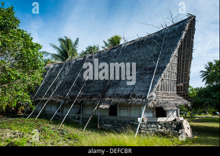 Toit de chaume traditionnel hut, île de Yap (États fédérés de Micronésie, Îles Carolines, Pacific Banque D'Images
