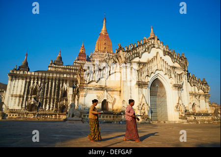 Temple Ananda patho, Bagan (Pagan), le Myanmar (Birmanie), l'Asie Banque D'Images