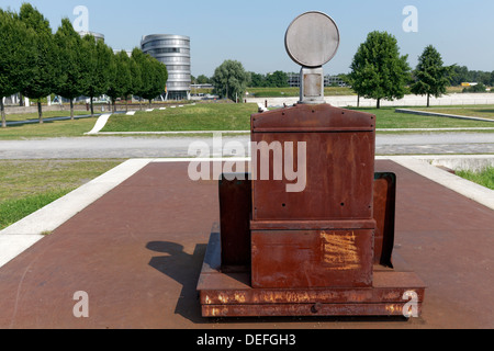 Échelles rouillées, Jardin des souvenirs par Dani Karavan, Innenhafen, Duisburg, Ruhr, Rhénanie du Nord-Westphalie, Allemagne Banque D'Images