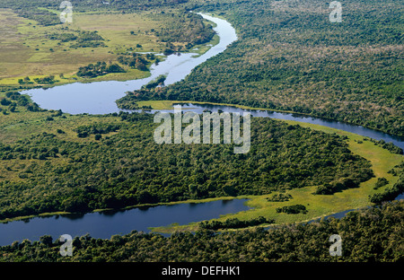 Brésil, Pantanal : photographie aérienne de la rivière Claro à Poconé Banque D'Images