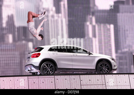 Francfort, Allemagne. 17 août, 2013. International Motor Show de Francfort, en Allemagne. Mercedes Benz GLA à la 65ème IAA de Francfort, Allemagne, le 17 septembre 2013 © philipus/Alamy Live News Banque D'Images