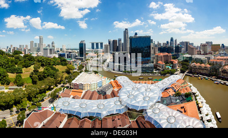 Des vue sur Fort Canning Park et les toits de la ville moderne, à Singapour, en Asie du Sud-Est, l'Asie Banque D'Images