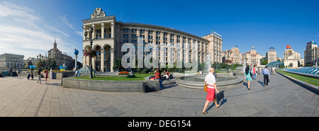 Maidan Nezalezhnosti (Place de l'indépendance), Kiev, Ukraine, l'Europe Banque D'Images