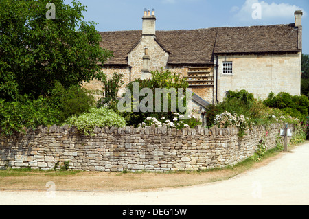 Barton Grange Farm, Bradofrd sur Avon, Wiltshire, Angleterre. Banque D'Images