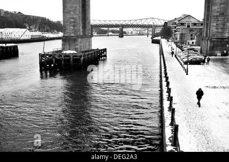 Une scène d'hiver de la Newcastle Quayside. Prises de hiver 2012/13 le pont tournant. Banque D'Images