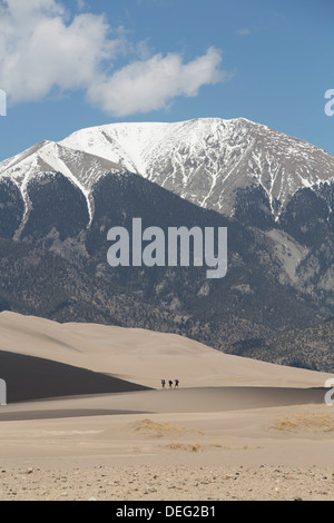 Great Sand Dunes National Park and Preserve, Sangre de Cristo Mountains en arrière-plan, Colorado, USA Banque D'Images