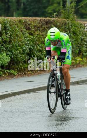 Rider dans l'étape 3 de la Tournée 2013 de la Grande-Bretagne, un 16km contre-la-montre individuel à Knowsley, Merseyside Banque D'Images